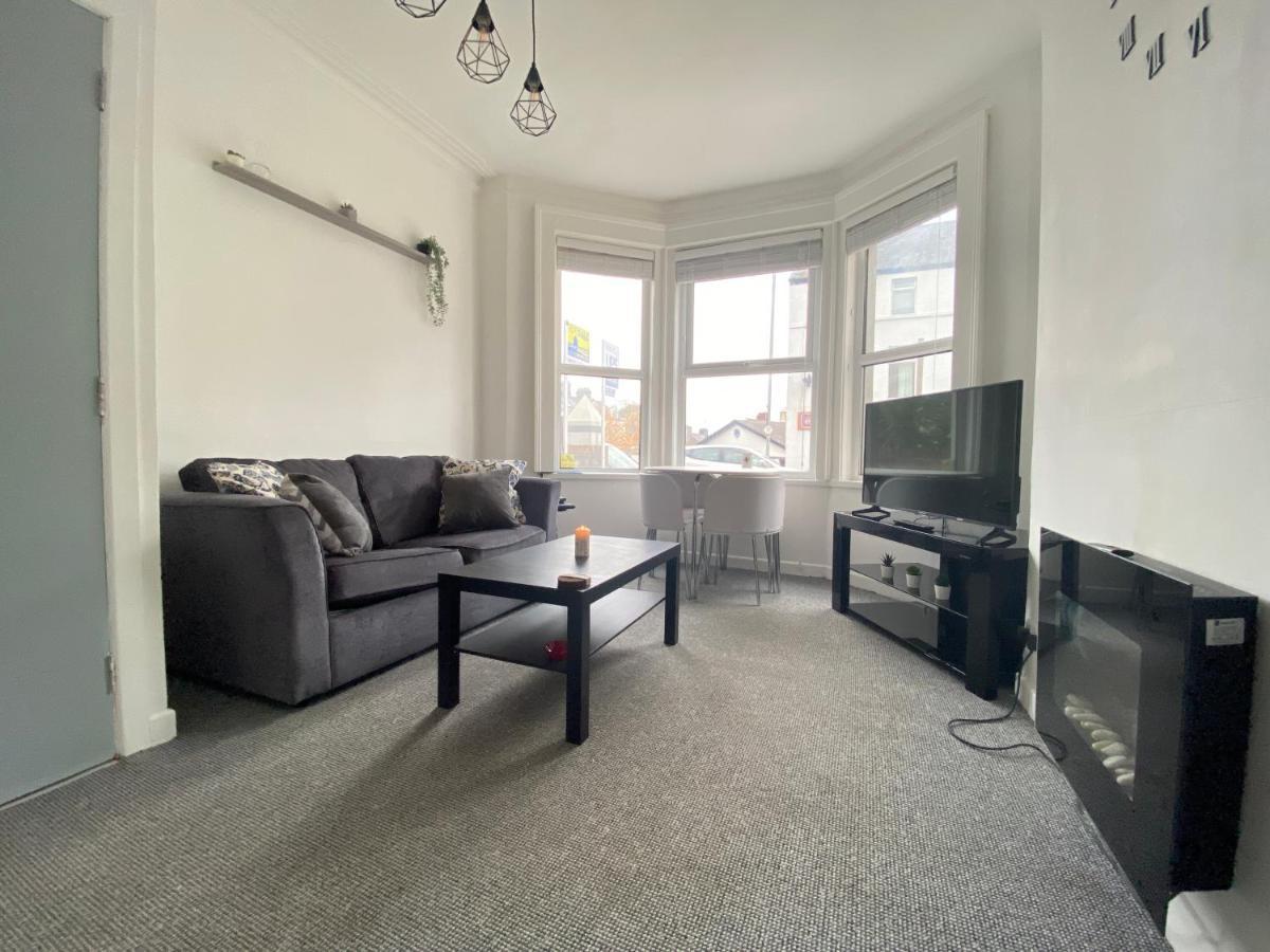 Cheap & Cheerful Apartment Near Bangor Marina Экстерьер фото